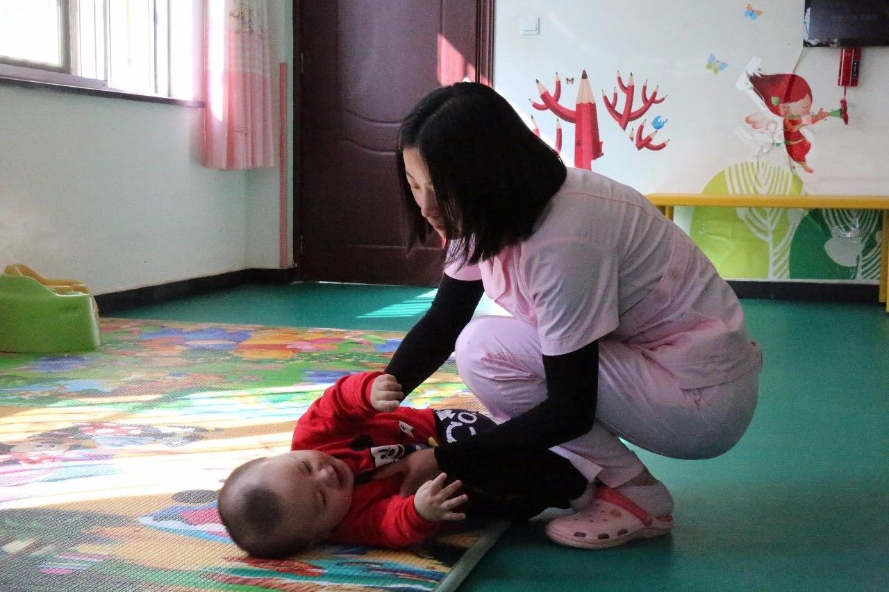 以愛之名，90后女孩重回福利院