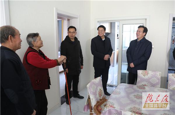 贠建民在西峰區(qū)調研時強調 多措并舉鞏固拓展良好發(fā)展勢頭 努力在高質量發(fā)展上走在前作示范