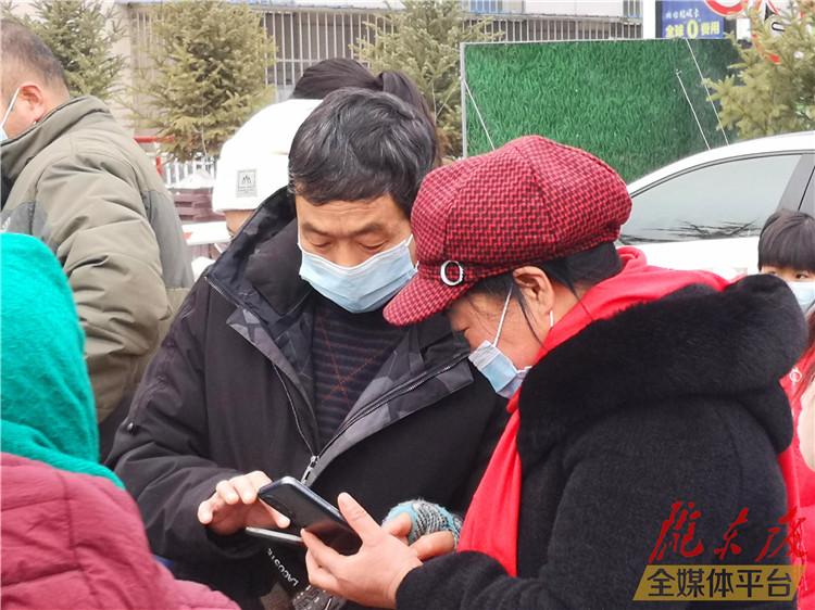 處處掃碼 處處碰壁——手機(jī)掃碼時代老年人尷尬如何解？