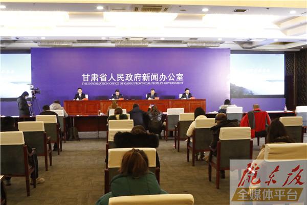 慶陽市8個縣（區(qū)）、570個貧困村、14.99萬戶61.05萬貧困人口全部脫貧