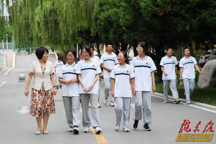 【教育高質(zhì)量發(fā)展·校長(zhǎng)訪談】打造“卓越課程體系” 推動(dòng)學(xué)校卓越發(fā)展——訪慶陽(yáng)一中黨委書(shū)記、校長(zhǎng)宮亞妮
