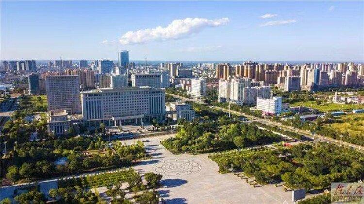 2022年，我市環(huán)境空氣優(yōu)良天數(shù)達297天。隴東報全媒體記者 俄少飛 攝