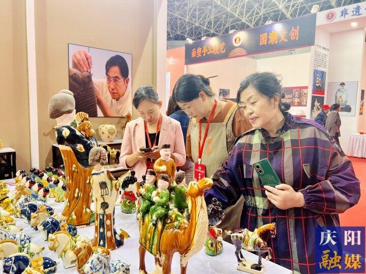 香包牽線聚人氣！第十八屆慶陽香包民俗文化節(jié)旅游綜合收入6100萬元