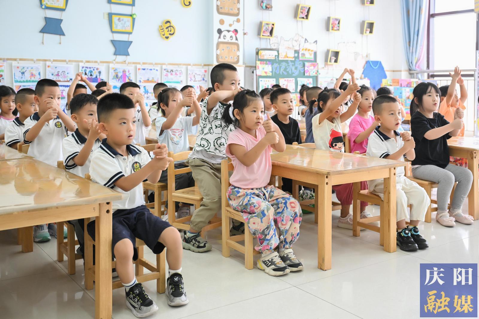 【攝影報(bào)道】慶陽(yáng)市中小學(xué)、幼兒園迎來(lái)新學(xué)年開(kāi)學(xué)季