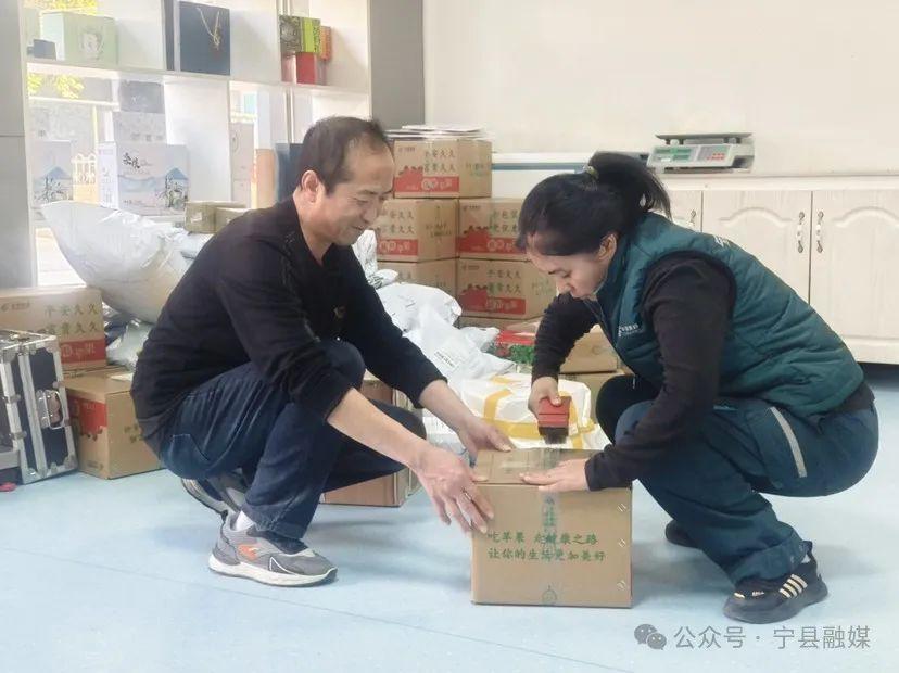 寧縣：“郵”你助力 豐產蘋果不愁銷