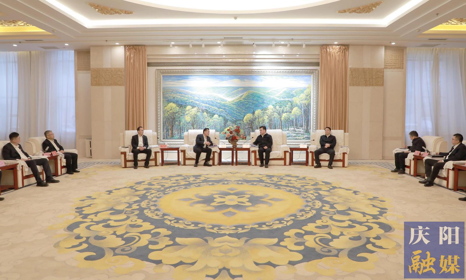 黃澤元周繼軍與中國鐵塔甘肅省分公司黨委書記、總經(jīng)理戴海兵一行座談