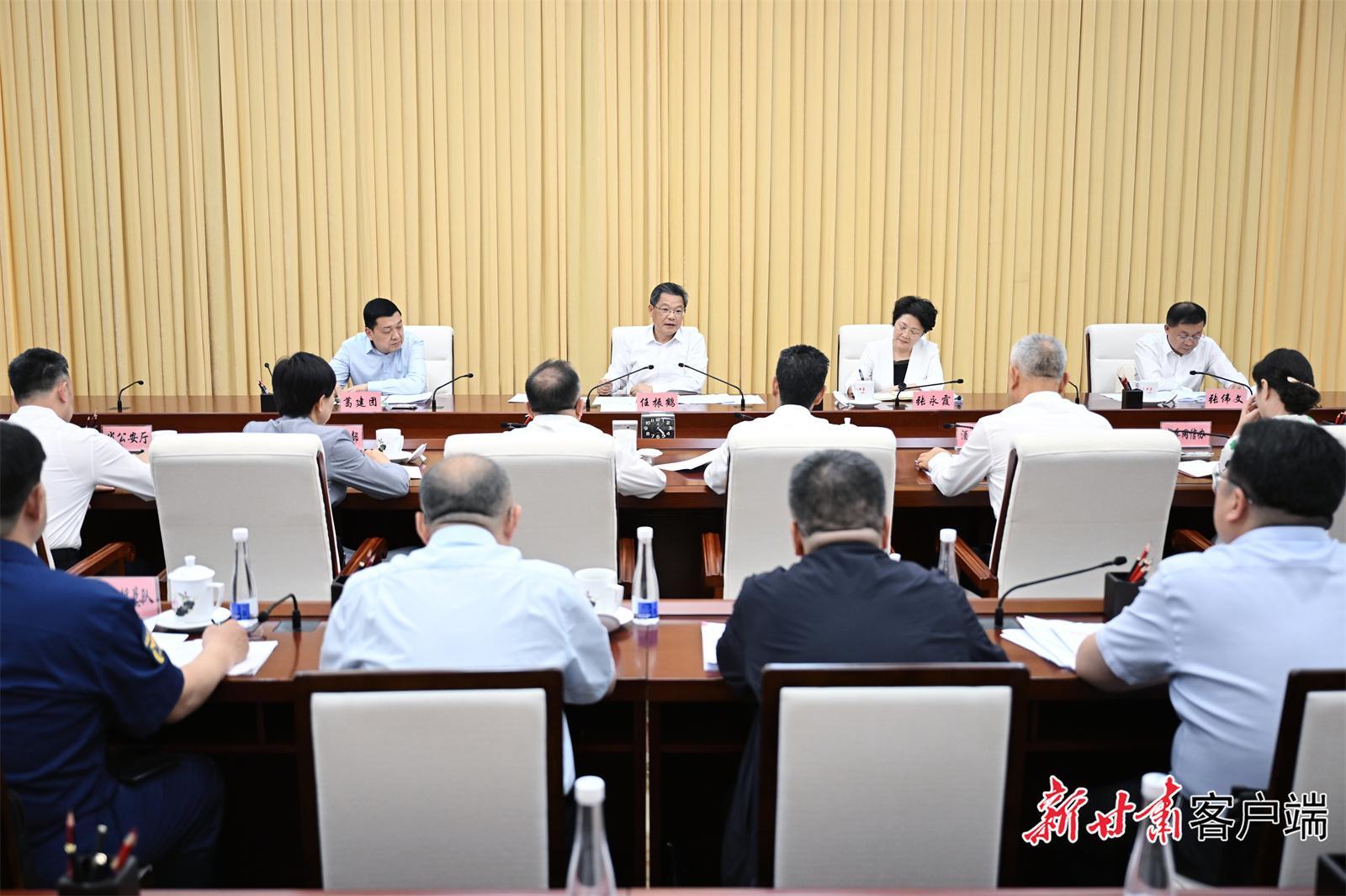 任振鶴在第八屆絲綢之路（敦煌）國(guó)際文化博覽會(huì)組委會(huì)會(huì)議上強(qiáng)調(diào) 在彰顯特色追求實(shí)效上下功夫 以文化為重要支點(diǎn)為高質(zhì)量發(fā)展增添動(dòng)能